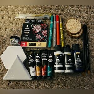 Arteza Art Supplies Set. 25 pieces in total